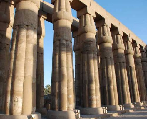 колонны Аменхотепа III в Луксоре